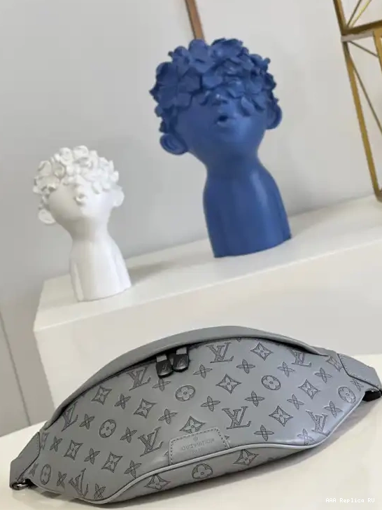 Aaa replica bags DISCOVERY LOUIS BUMBAG VUITTON 0629
